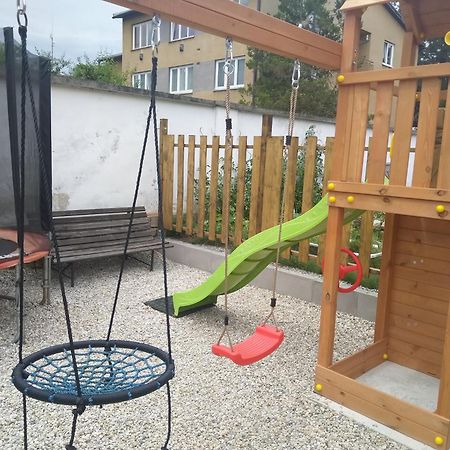 Apartmany Nezarka A Privatni Wellness Йндрихув Храдец Екстериор снимка