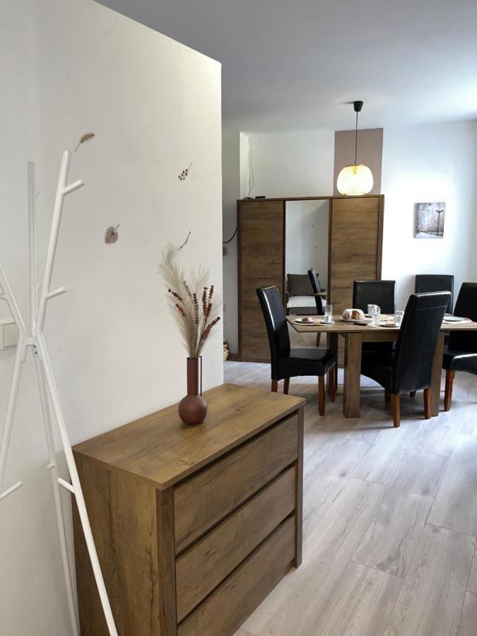 Apartmany Nezarka A Privatni Wellness Йндрихув Храдец Екстериор снимка