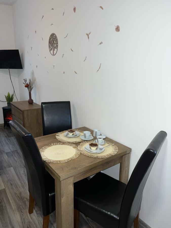 Apartmany Nezarka A Privatni Wellness Йндрихув Храдец Екстериор снимка