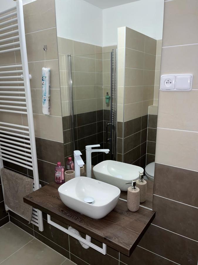 Apartmany Nezarka A Privatni Wellness Йндрихув Храдец Екстериор снимка