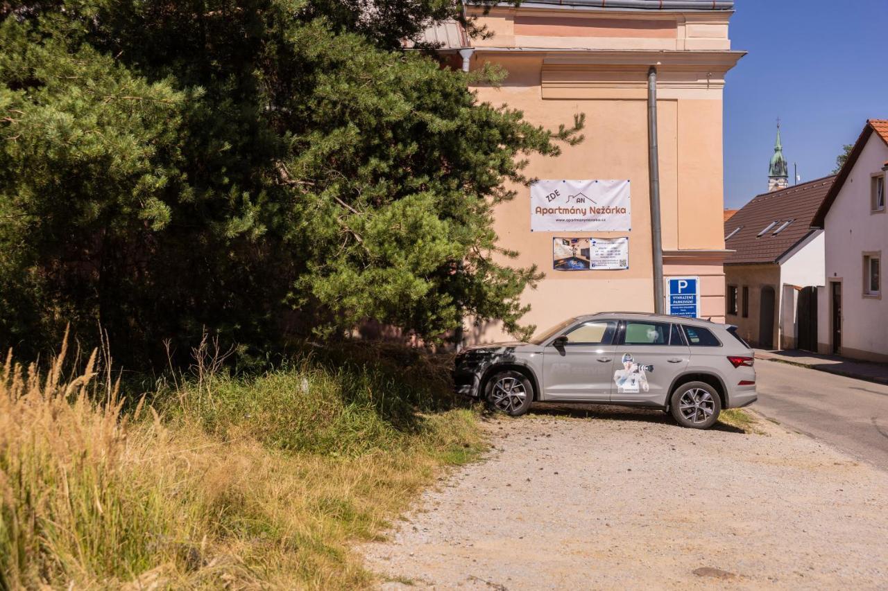Apartmany Nezarka A Privatni Wellness Йндрихув Храдец Екстериор снимка