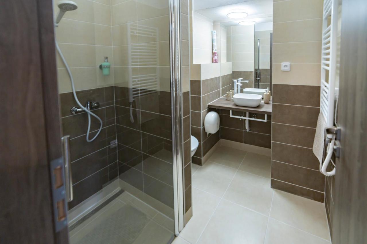 Apartmany Nezarka A Privatni Wellness Йндрихув Храдец Екстериор снимка
