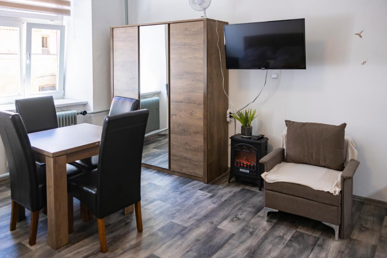 Apartmany Nezarka A Privatni Wellness Йндрихув Храдец Екстериор снимка