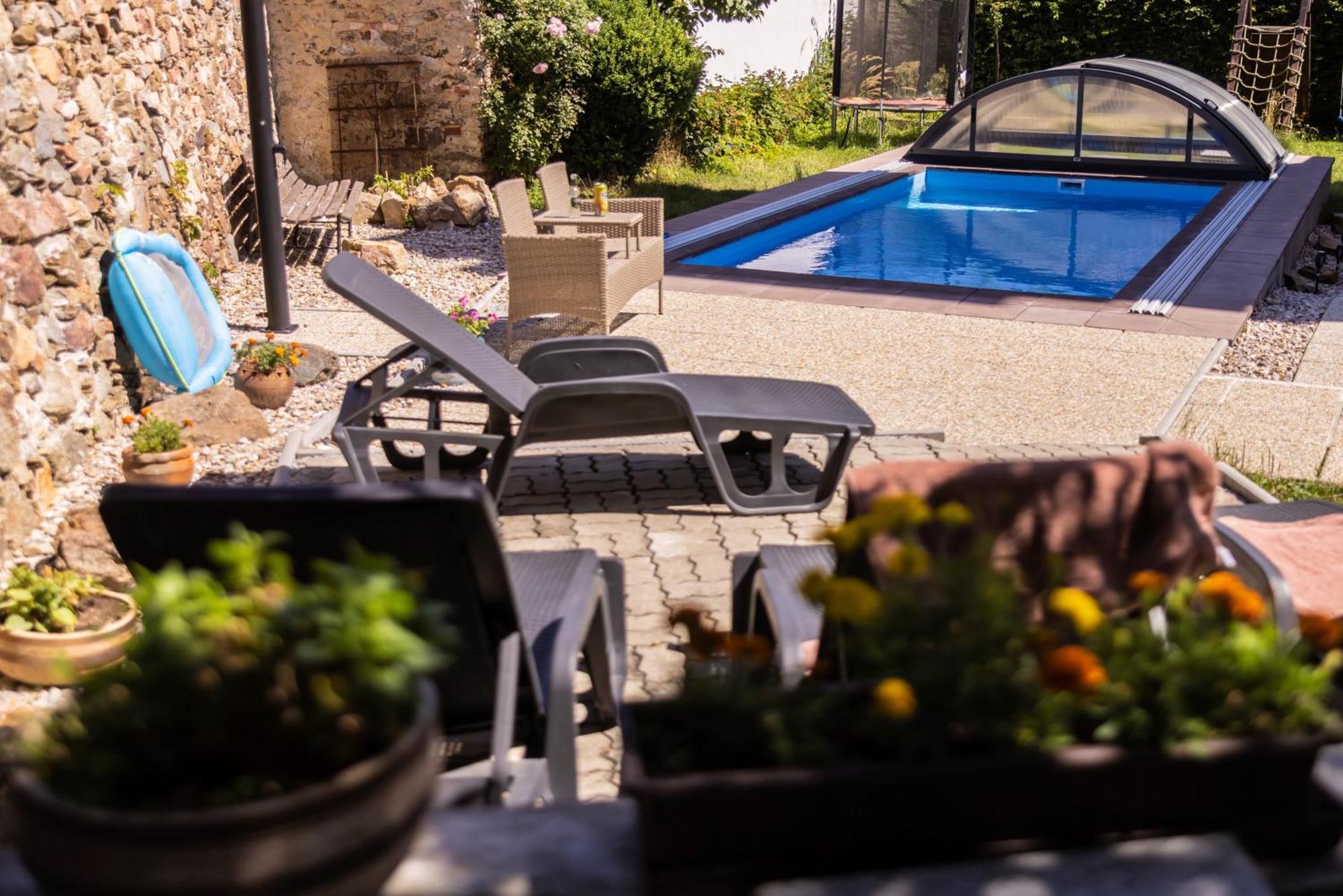 Apartmany Nezarka A Privatni Wellness Йндрихув Храдец Екстериор снимка