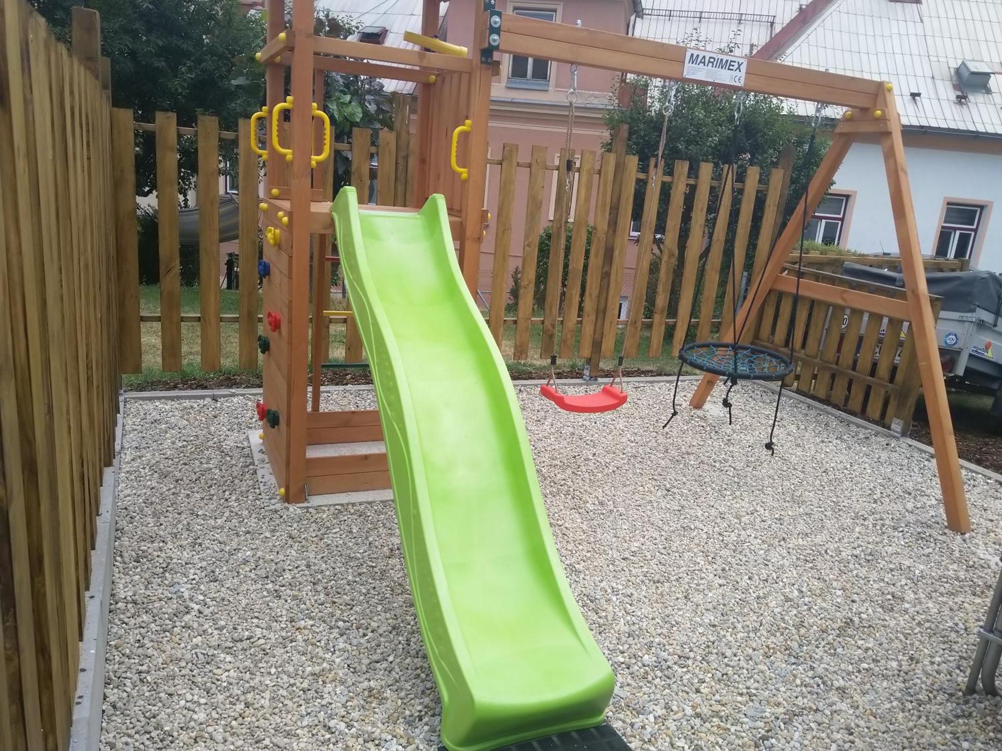 Apartmany Nezarka A Privatni Wellness Йндрихув Храдец Екстериор снимка