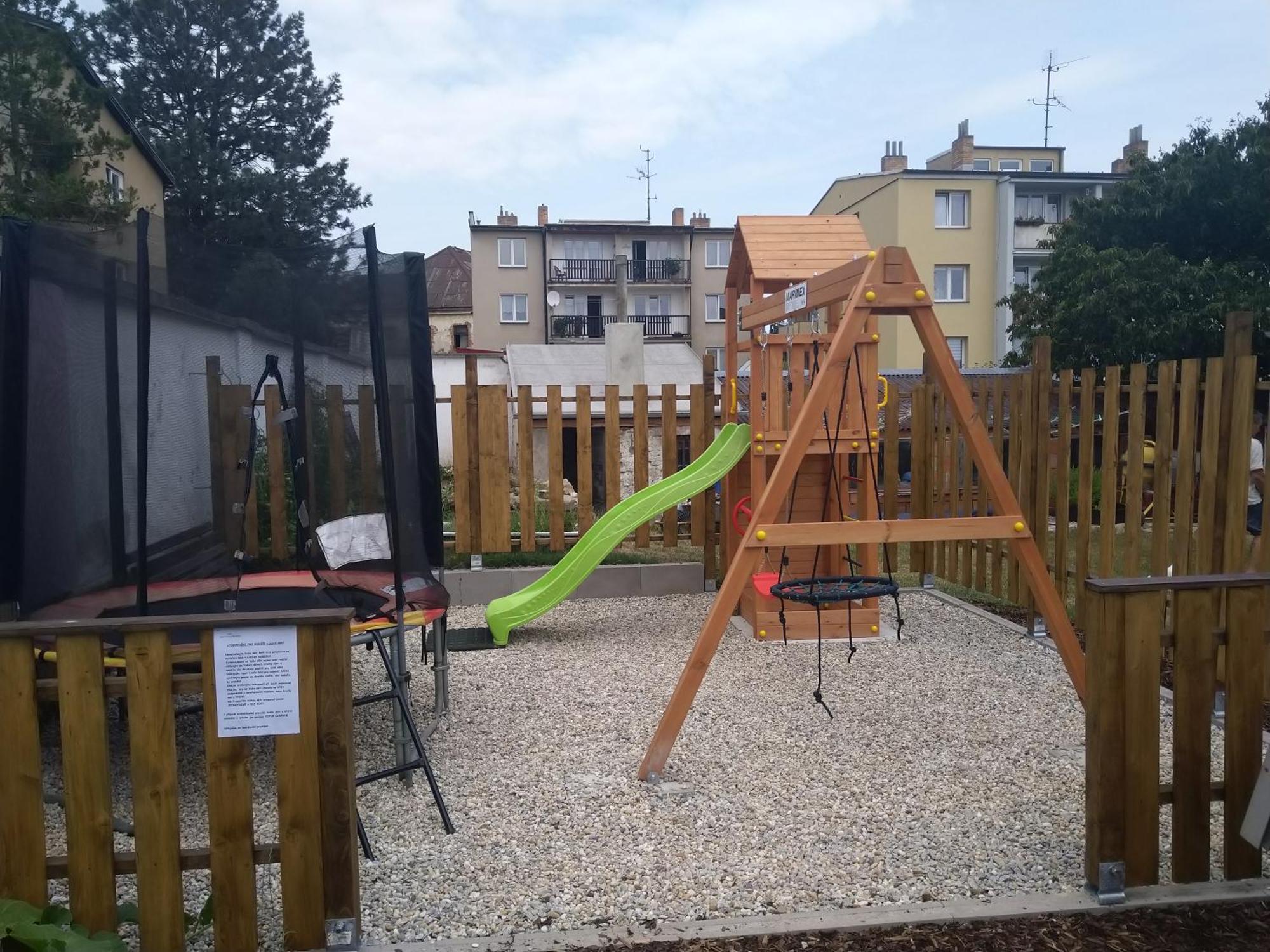 Apartmany Nezarka A Privatni Wellness Йндрихув Храдец Екстериор снимка